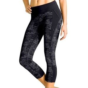 Athleta Crush Connect Capris Leggings Women's Medium Cropped Black Athleisure